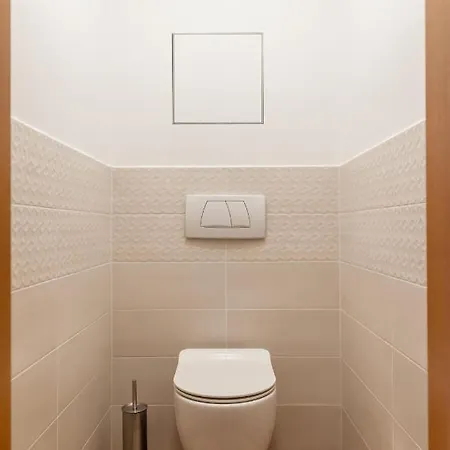 Apartment Summit